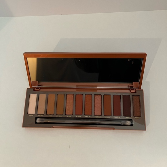 Urban Decay Naked Heat Palette - Picture 2 of 4
